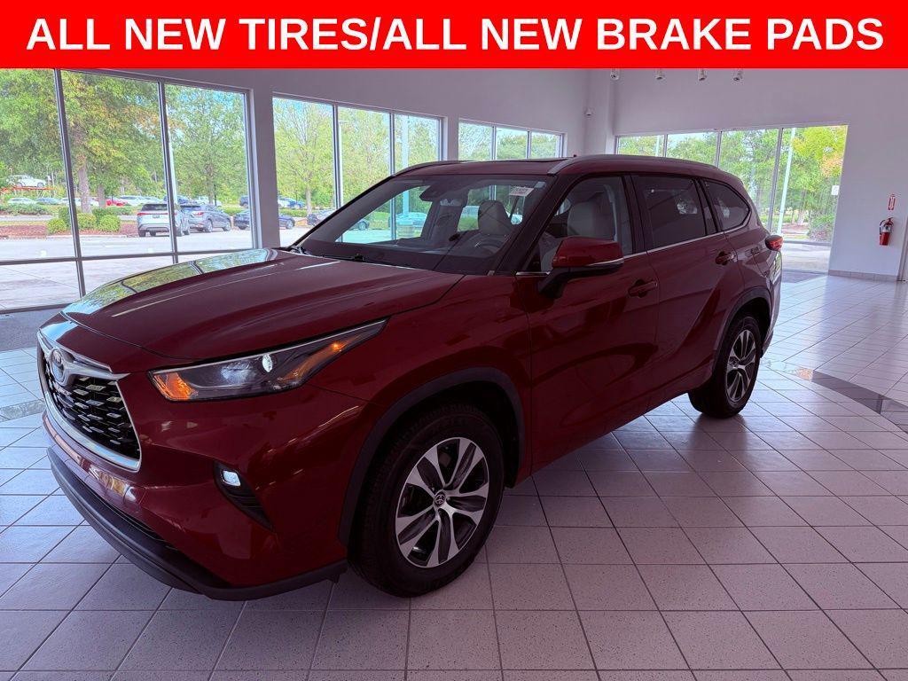 used 2023 Toyota Highlander car, priced at $36,388