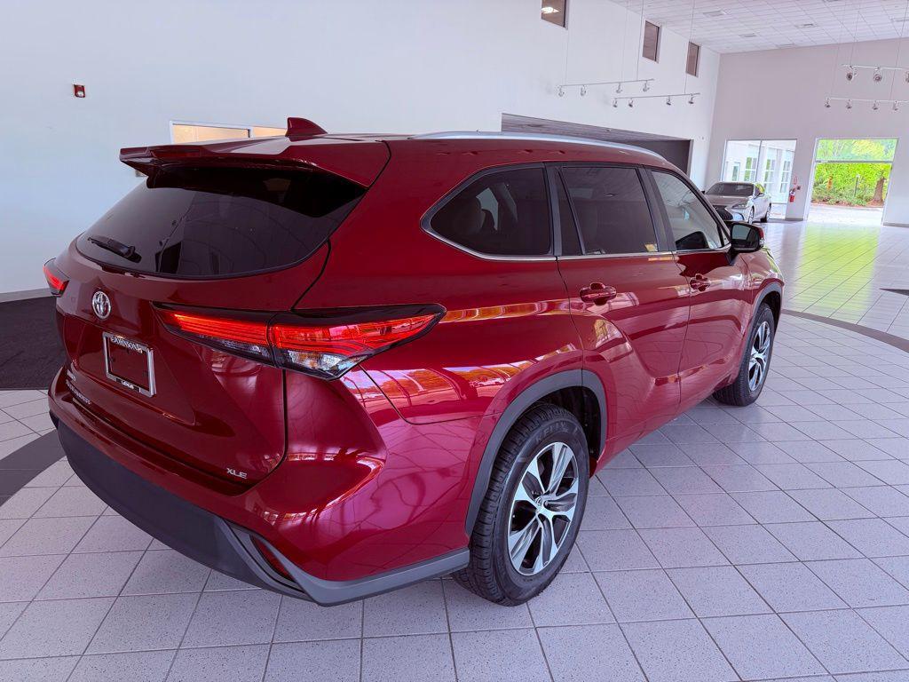 used 2023 Toyota Highlander car, priced at $36,388