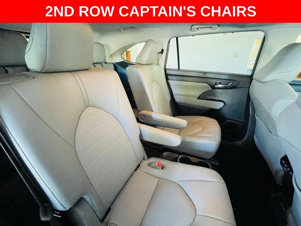 used 2020 Toyota Highlander car, priced at $27,488