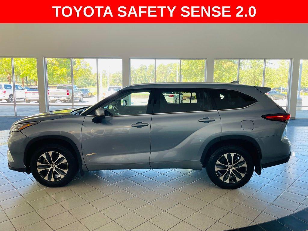 used 2020 Toyota Highlander car, priced at $27,488