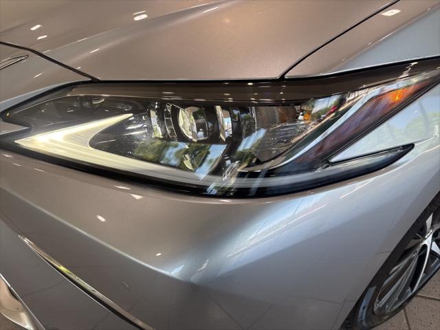 used 2023 Lexus ES 300h car, priced at $41,988