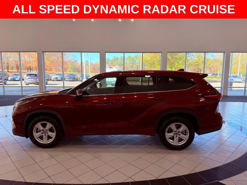 used 2021 Toyota Highlander car, priced at $24,488