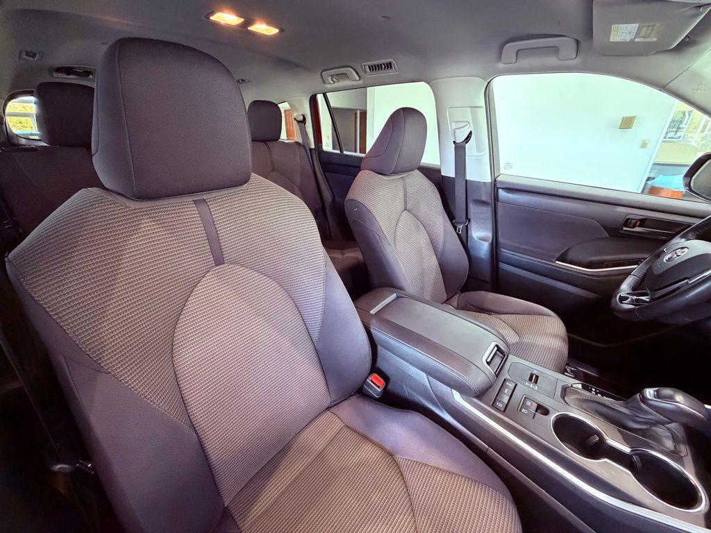 used 2021 Toyota Highlander car, priced at $24,488