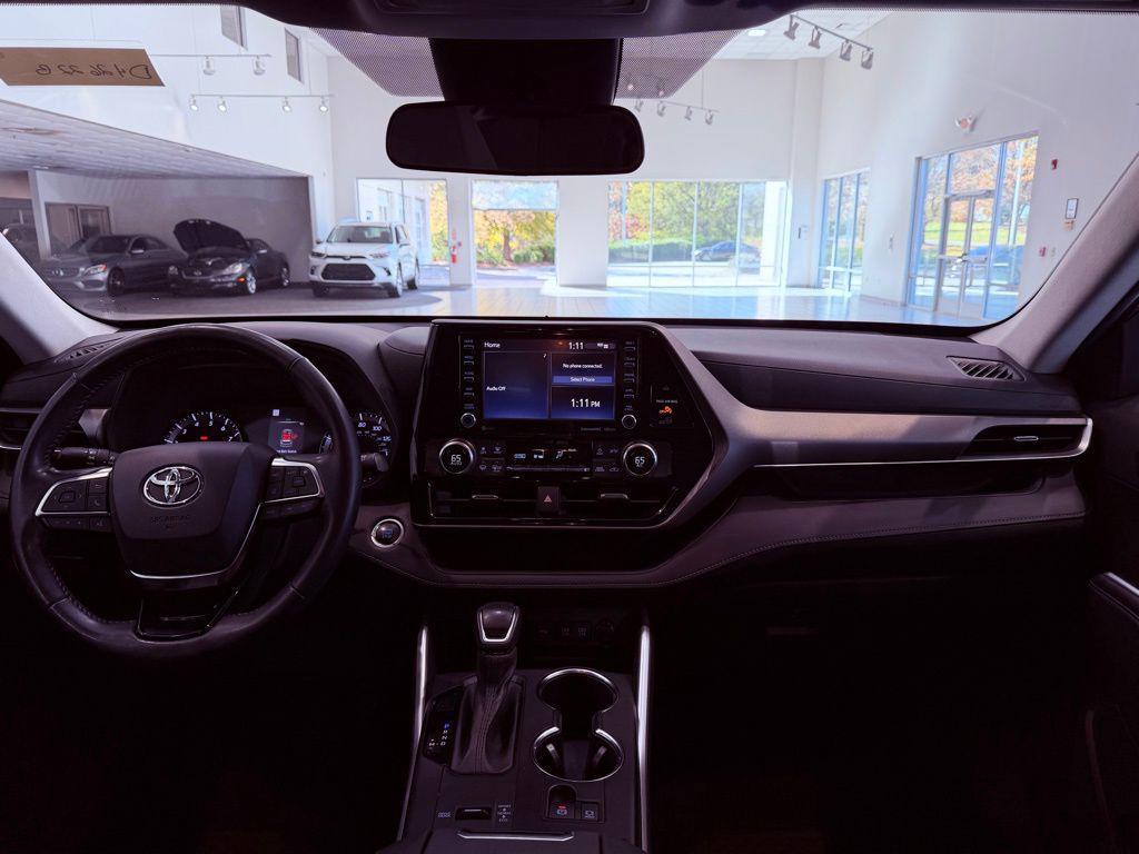 used 2021 Toyota Highlander car, priced at $24,488