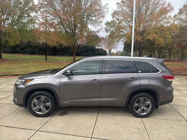 used 2019 Toyota Highlander Hybrid car, priced at $36,488