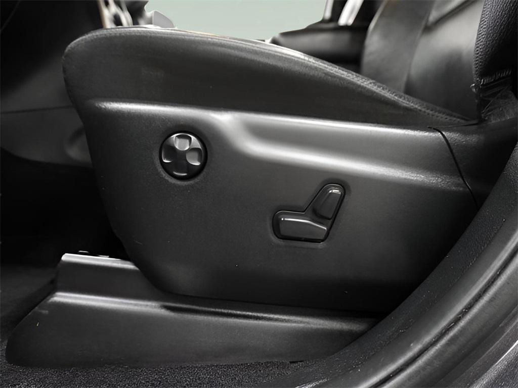 used 2017 Jeep Grand Cherokee car, priced at $14,700