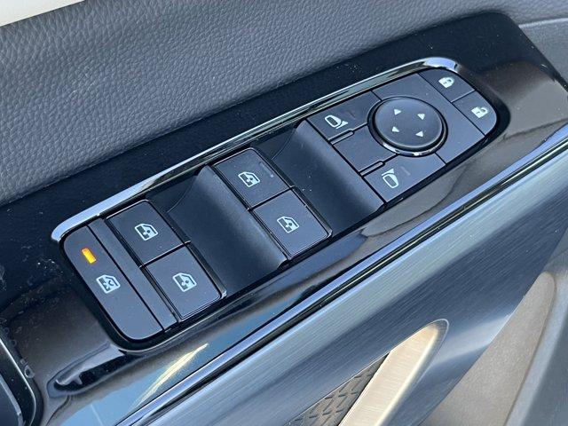 new 2025 Nissan Pathfinder car, priced at $41,300