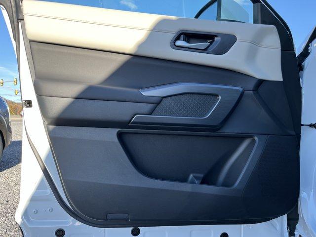 new 2025 Nissan Pathfinder car, priced at $41,300