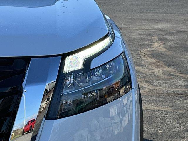 new 2025 Nissan Pathfinder car, priced at $41,300