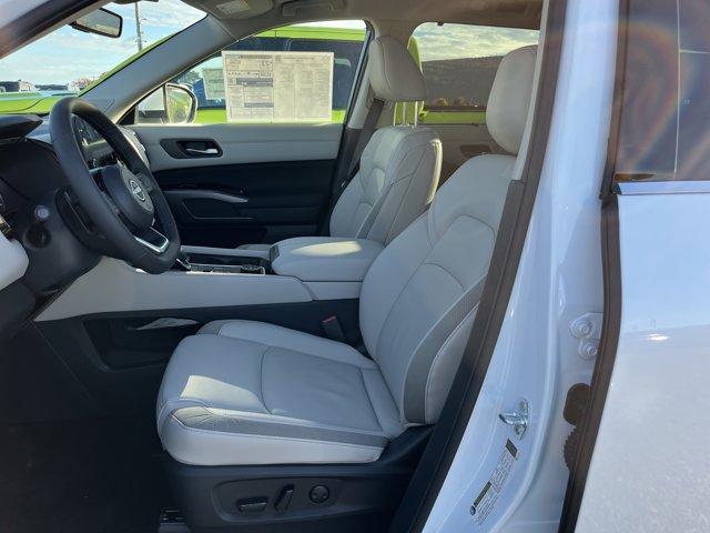 new 2025 Nissan Pathfinder car, priced at $41,300