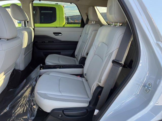 new 2025 Nissan Pathfinder car, priced at $41,300