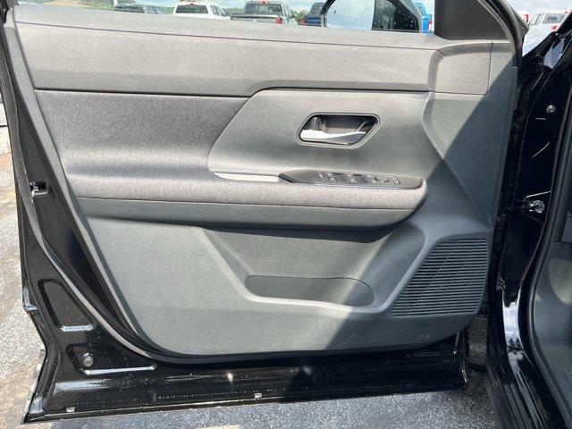 new 2025 Nissan Kicks car, priced at $25,400