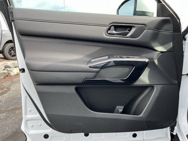 new 2025 Nissan Pathfinder car, priced at $38,000