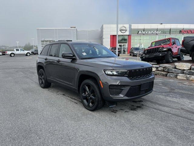 used 2023 Jeep Grand Cherokee car, priced at $32,400