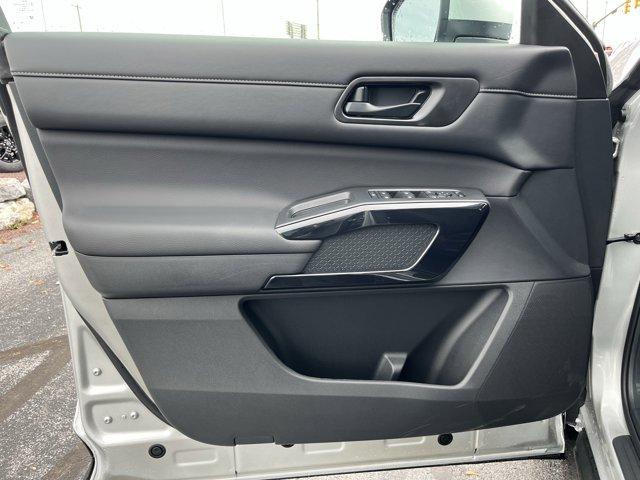 new 2025 Nissan Pathfinder car, priced at $37,600