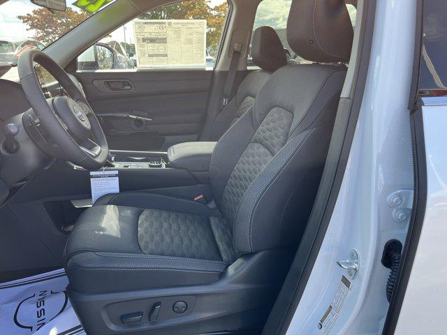 new 2025 Nissan Pathfinder car, priced at $38,000