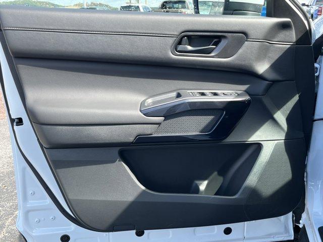 new 2025 Nissan Pathfinder car, priced at $38,000