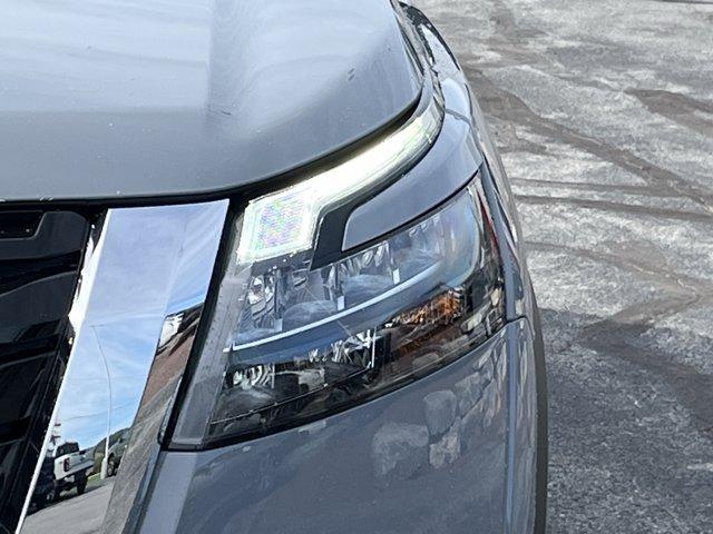 new 2025 Nissan Pathfinder car, priced at $45,500