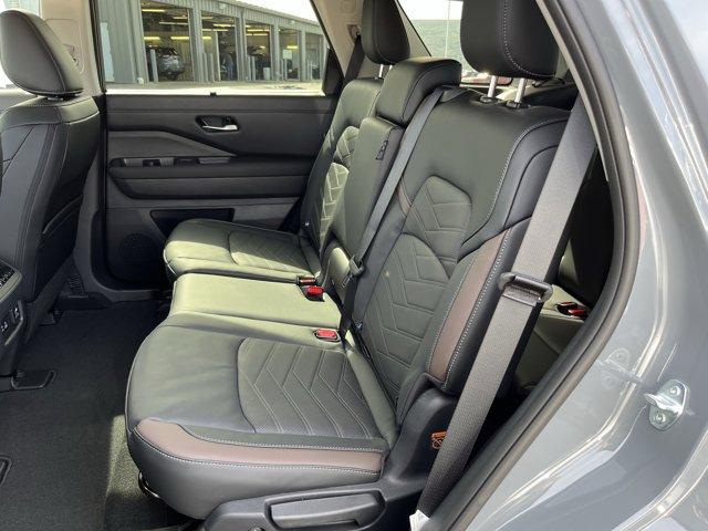 new 2025 Nissan Pathfinder car, priced at $45,500