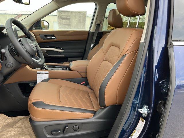 new 2025 Nissan Pathfinder car, priced at $44,900