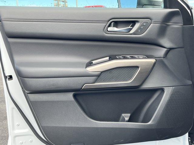 new 2025 Nissan Pathfinder car, priced at $45,100