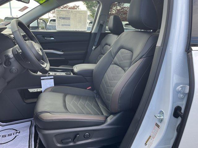 new 2025 Nissan Pathfinder car, priced at $45,100