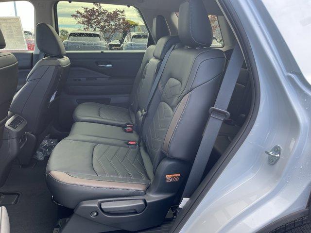 new 2025 Nissan Pathfinder car, priced at $45,100