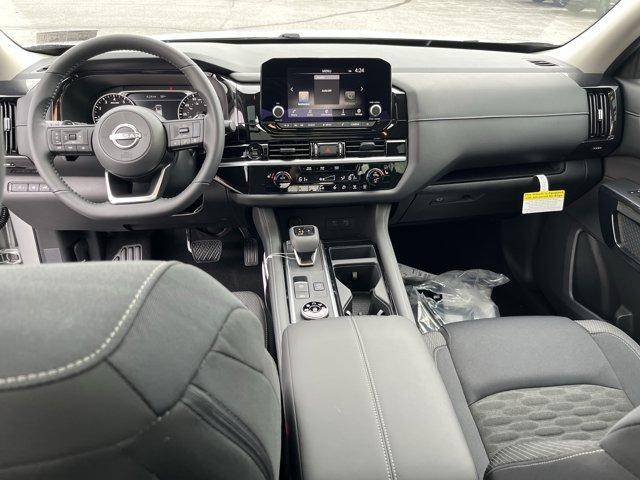 new 2025 Nissan Pathfinder car, priced at $37,600