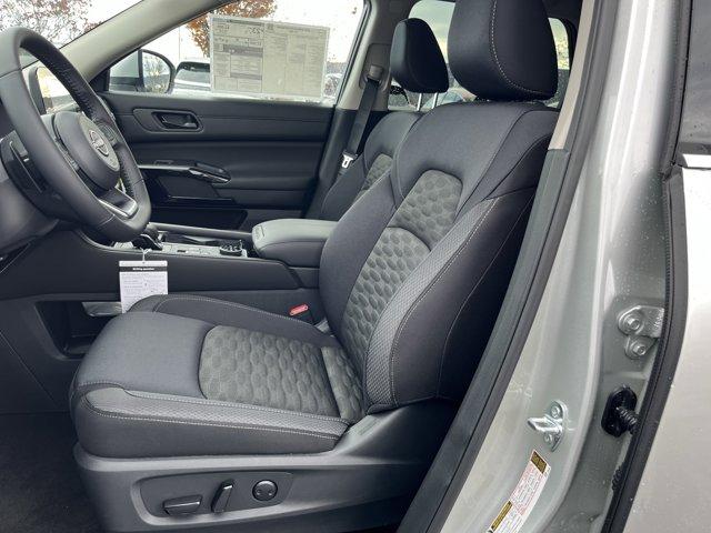 new 2025 Nissan Pathfinder car, priced at $37,600