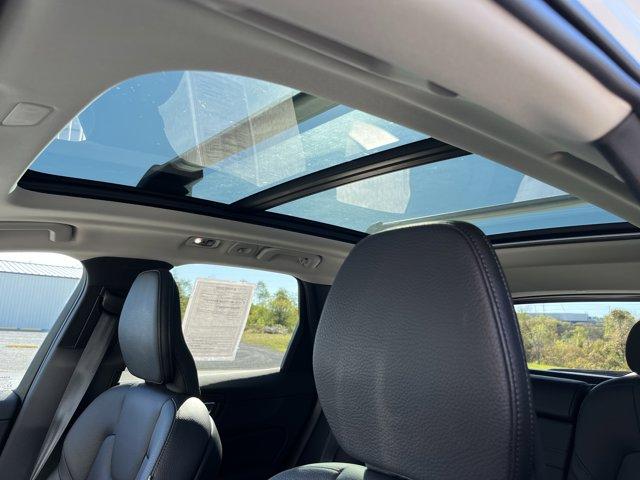 used 2021 Volvo XC60 car, priced at $28,800
