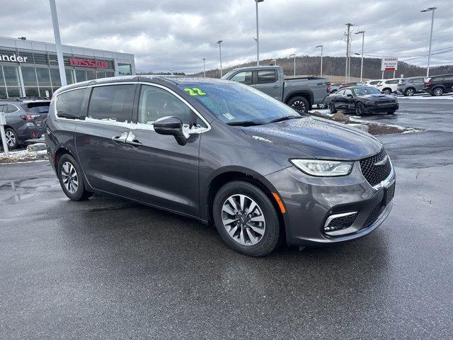 used 2022 Chrysler Pacifica Hybrid car, priced at $27,500