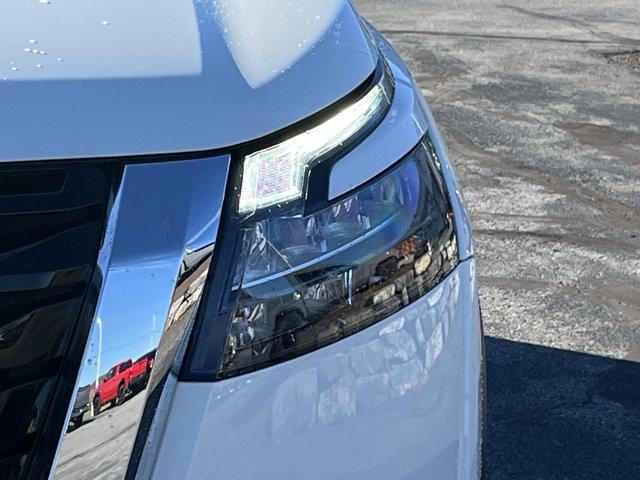 used 2024 Nissan Pathfinder car, priced at $30,900