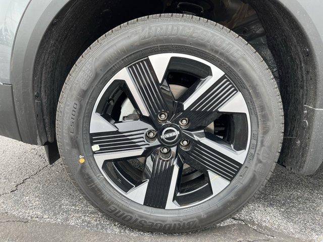 new 2025 Nissan Kicks car, priced at $27,400