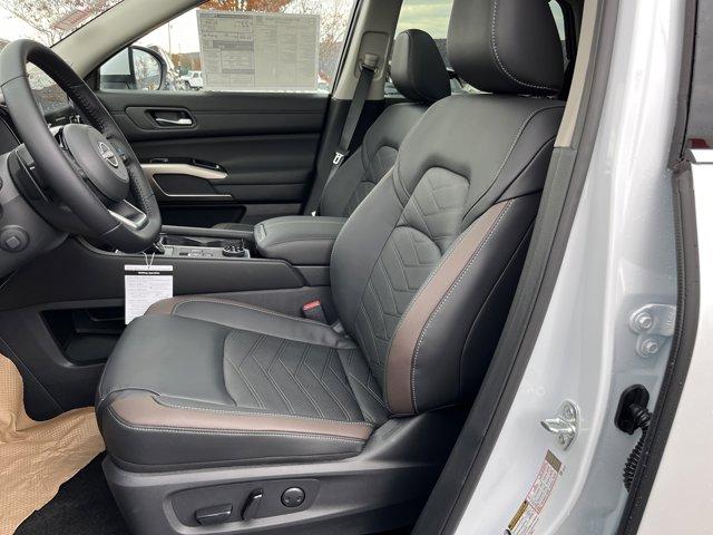 new 2025 Nissan Pathfinder car, priced at $45,500