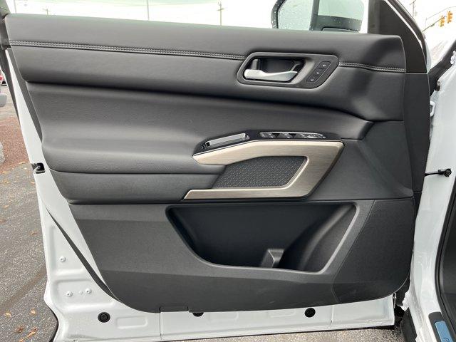 new 2025 Nissan Pathfinder car, priced at $45,500