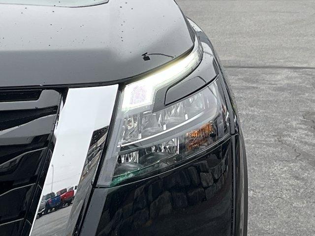 new 2025 Nissan Pathfinder car, priced at $41,200