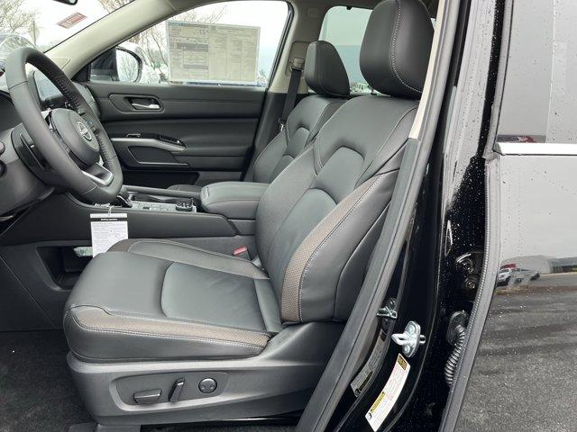 new 2025 Nissan Pathfinder car, priced at $41,200