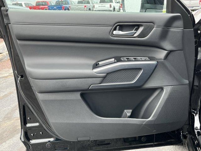 new 2025 Nissan Pathfinder car, priced at $41,200