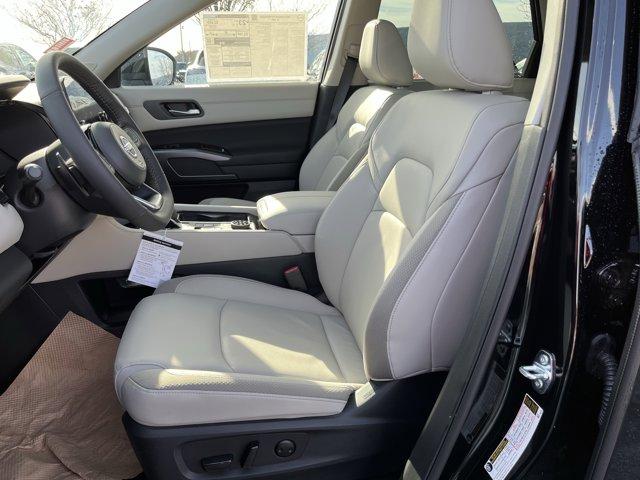 new 2025 Nissan Pathfinder car, priced at $41,500