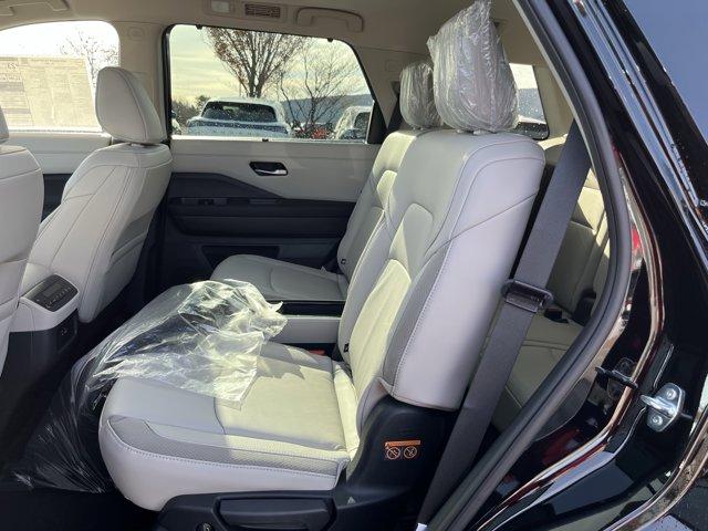 new 2025 Nissan Pathfinder car, priced at $41,500