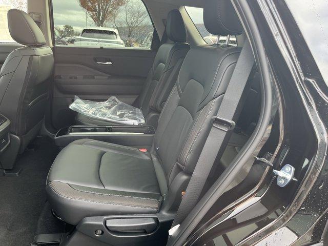 new 2025 Nissan Pathfinder car, priced at $40,900