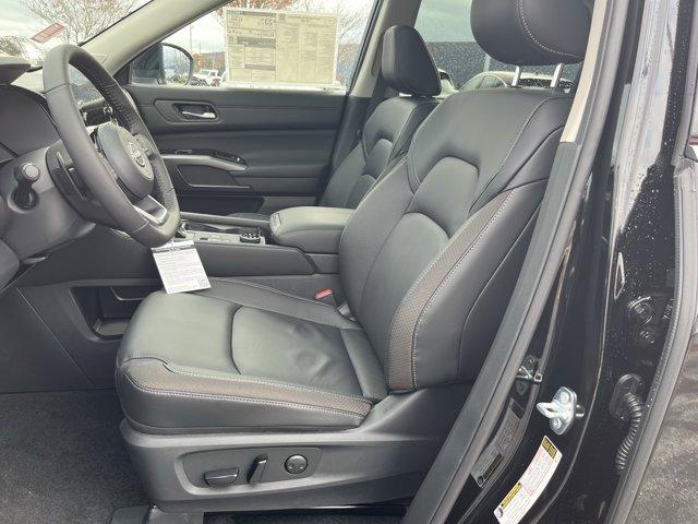 new 2025 Nissan Pathfinder car, priced at $40,900