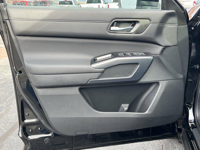 new 2025 Nissan Pathfinder car, priced at $40,900