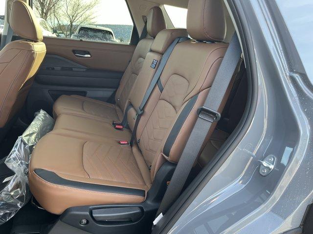 new 2025 Nissan Pathfinder car, priced at $45,100