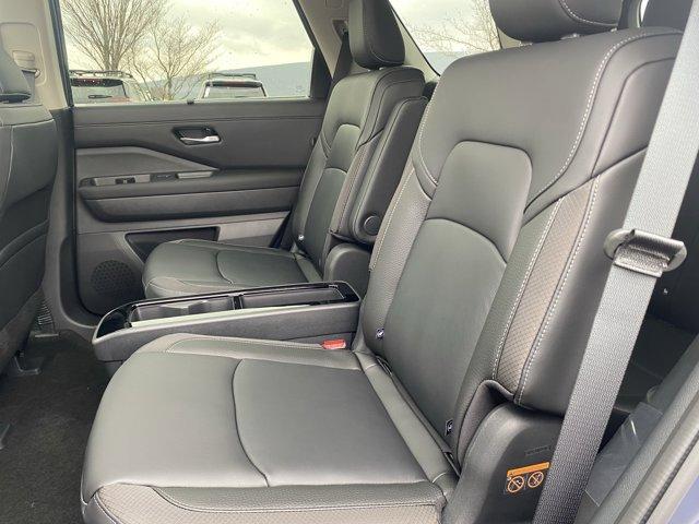 new 2025 Nissan Pathfinder car, priced at $46,400
