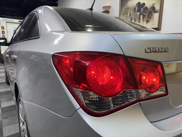 used 2013 Chevrolet Cruze car, priced at $6,500