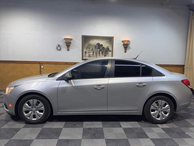 used 2013 Chevrolet Cruze car, priced at $6,500