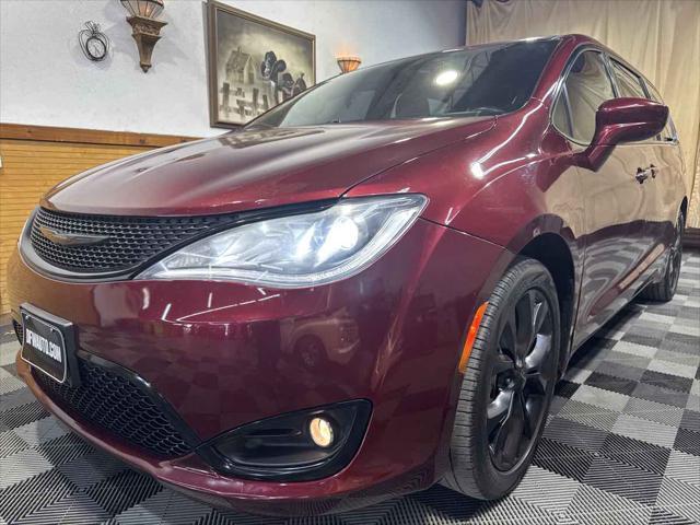 used 2018 Chrysler Pacifica car, priced at $15,500