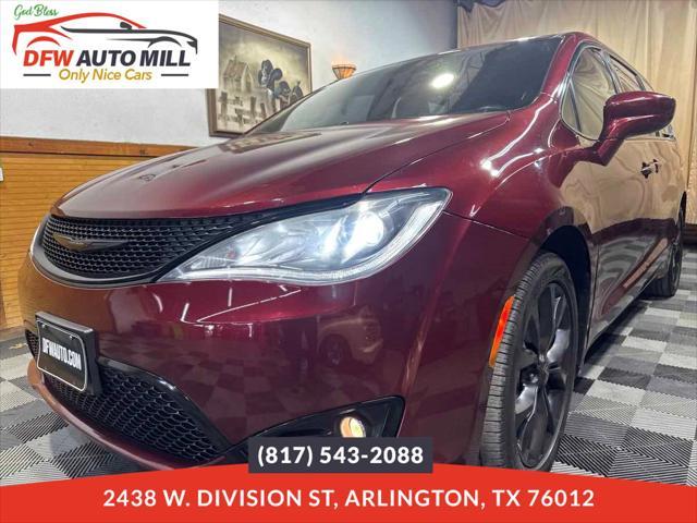 used 2018 Chrysler Pacifica car, priced at $15,500