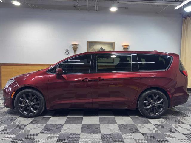 used 2018 Chrysler Pacifica car, priced at $15,500